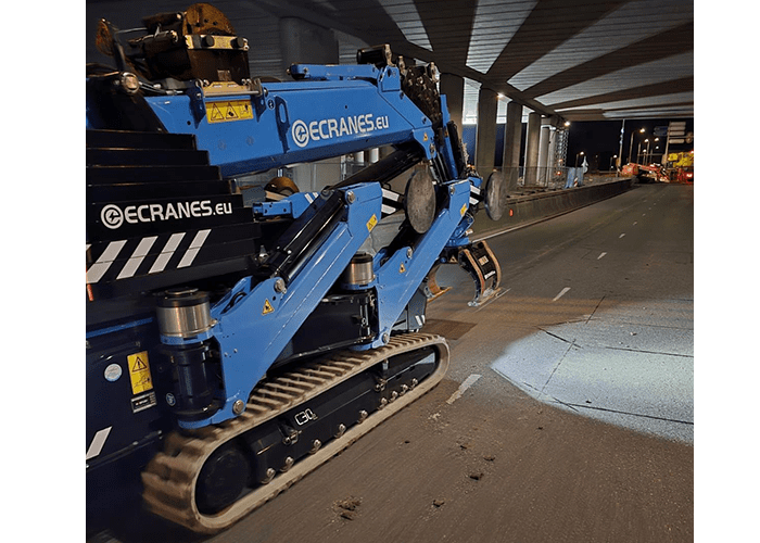 Hoeflon C30e met Multitool Claw Grijper huren Ecranes