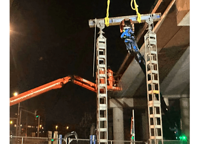 Hoeflon C30e met Multitool Claw Grijper huren Ecranes