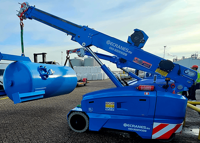 Valla V36R 3.6t pick & Carry kraan huren Ecranes