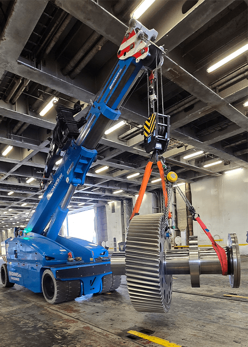 100% Pick&Carry kraan werk, hijsen en rijden met de last. Ons specialisme.