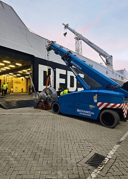 Tadano Valla V210R Pick & Carry kraan huren Ecranes