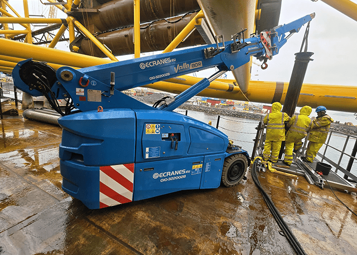 Tadano Valla V80R 8 tons Pick & Carry kraan huren Ecranes