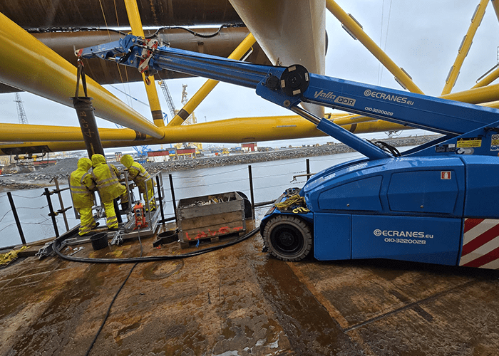 Tadano Valla V80R 8 tons Pick & Carry kraan huren Ecranes