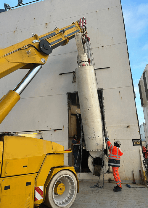 JMG MC 450S 45 tons pick&carry kraan huren bij Ecranes